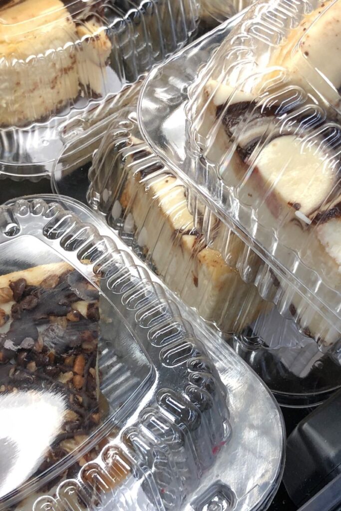 Cheesecake stores in plastic